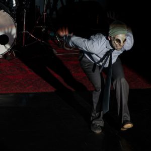 Das Bild zeigt einen Ausschnitt aus dem Auftritt von Sabeth Dannenberg bei WireWagna (ZEITMAULtheater Bochum).
