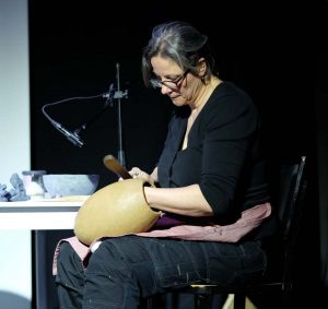 Ausschnitt aus dem gemeinsamen Auftritt von WireWagna mit der Bildhauerin Dorothee Schäfer (ZEITMAUL-Theater Bochum)