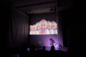 Szenenfoto aus "Lüge" mit Severin Roth (ZEITMAUL-Theater Bochum)