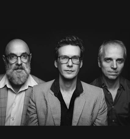 Porträt der Mitwirkenden im Jörg Brinkmann Trio (ZEITMAUL-Theater Bochum)